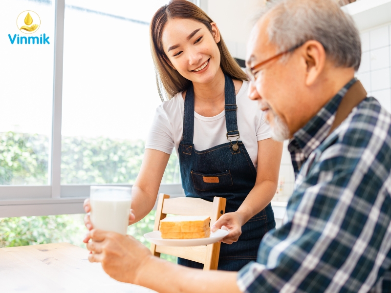 Kết hợp sữa canxi với chế độ ăn uống cân bằng